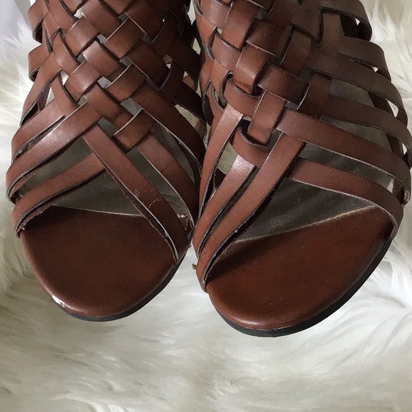 American Eagle Wedge Sandals - Picture 3 of 10